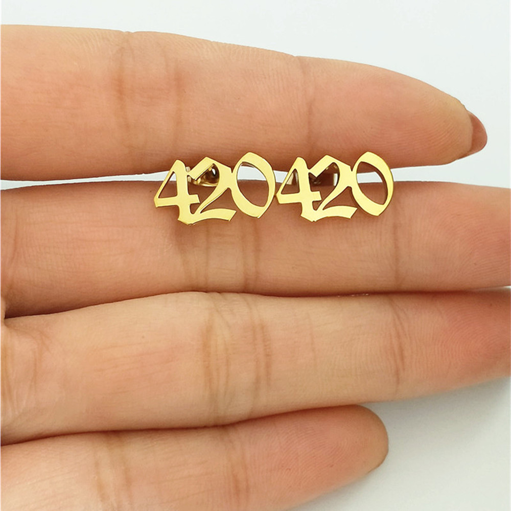 Custom Old English Number Stud – Women Accessories Name In English Bewertung und Preis