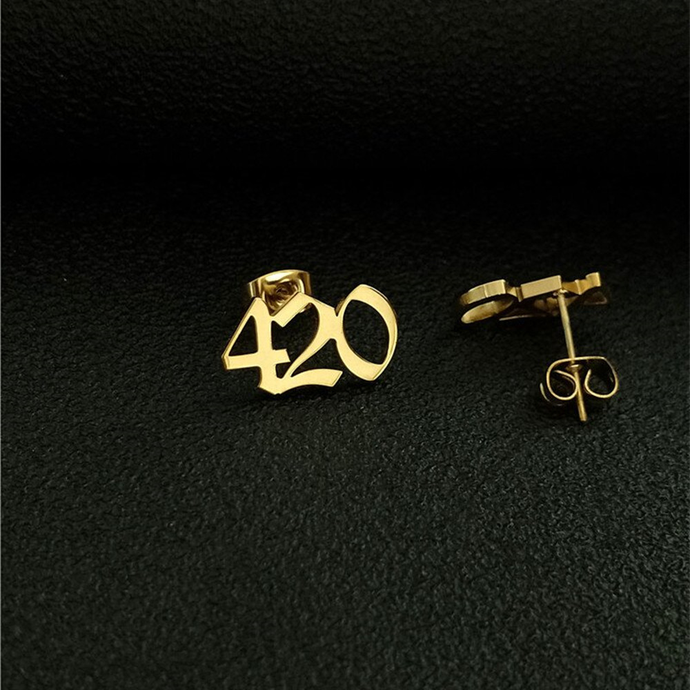 Custom Old English Number Stud – Women Accessories Name In English Bewertung und Preis