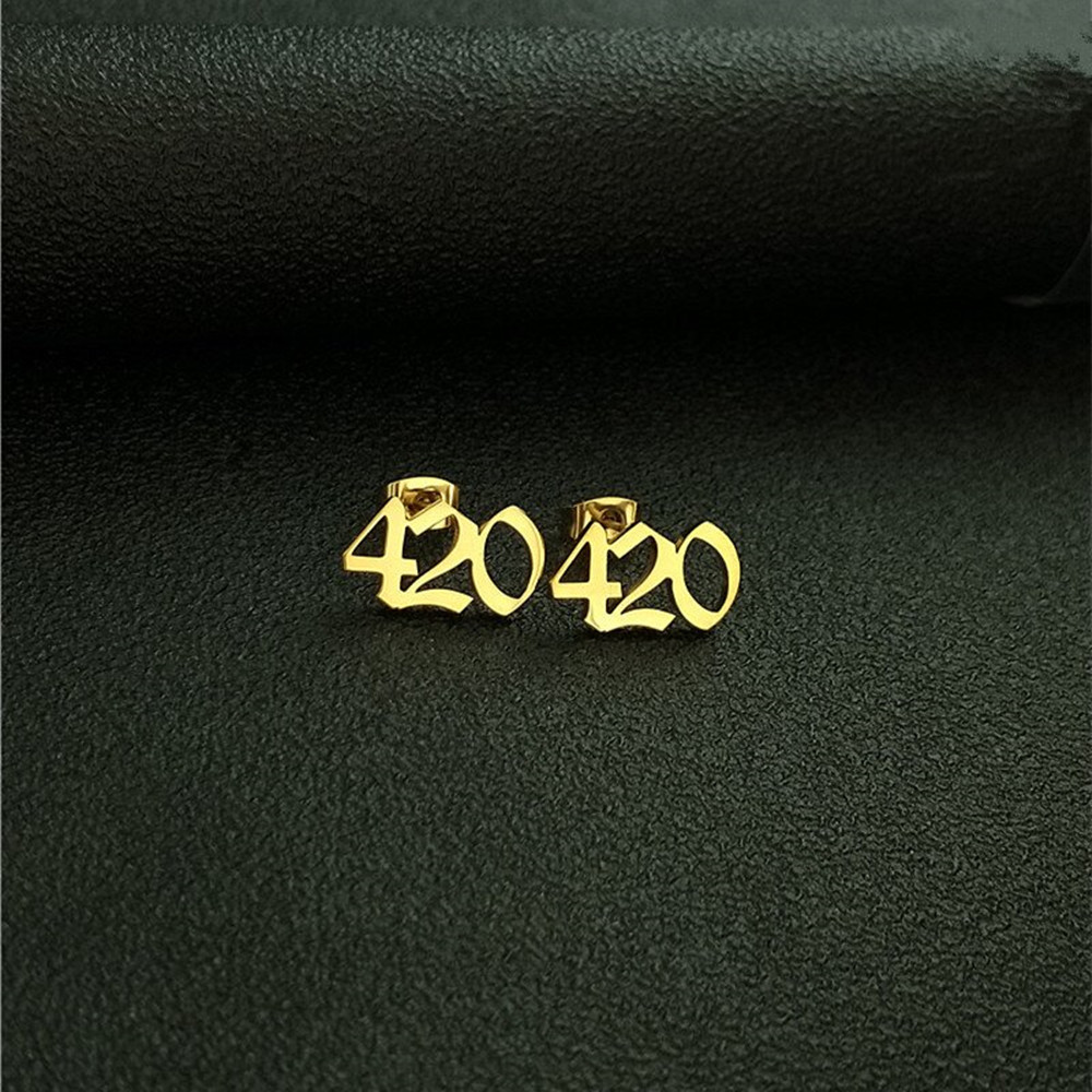 Custom Old English Number Stud – Women Accessories Name In English Bewertung und Preis