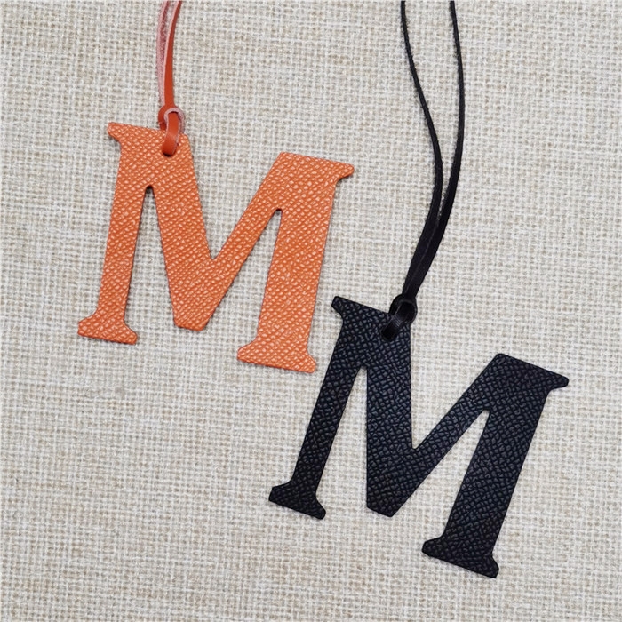 English Letter M Alphabet Cowh – Women Accessories Name In English Bewertung und Preis