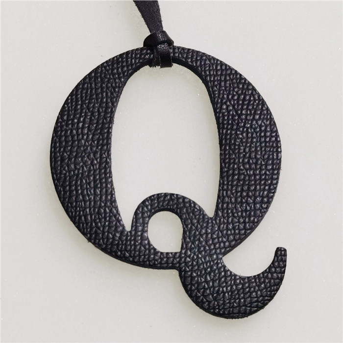 English Letter Q Alphabet Cowh – Women Accessories Name In English Bewertung und Preis